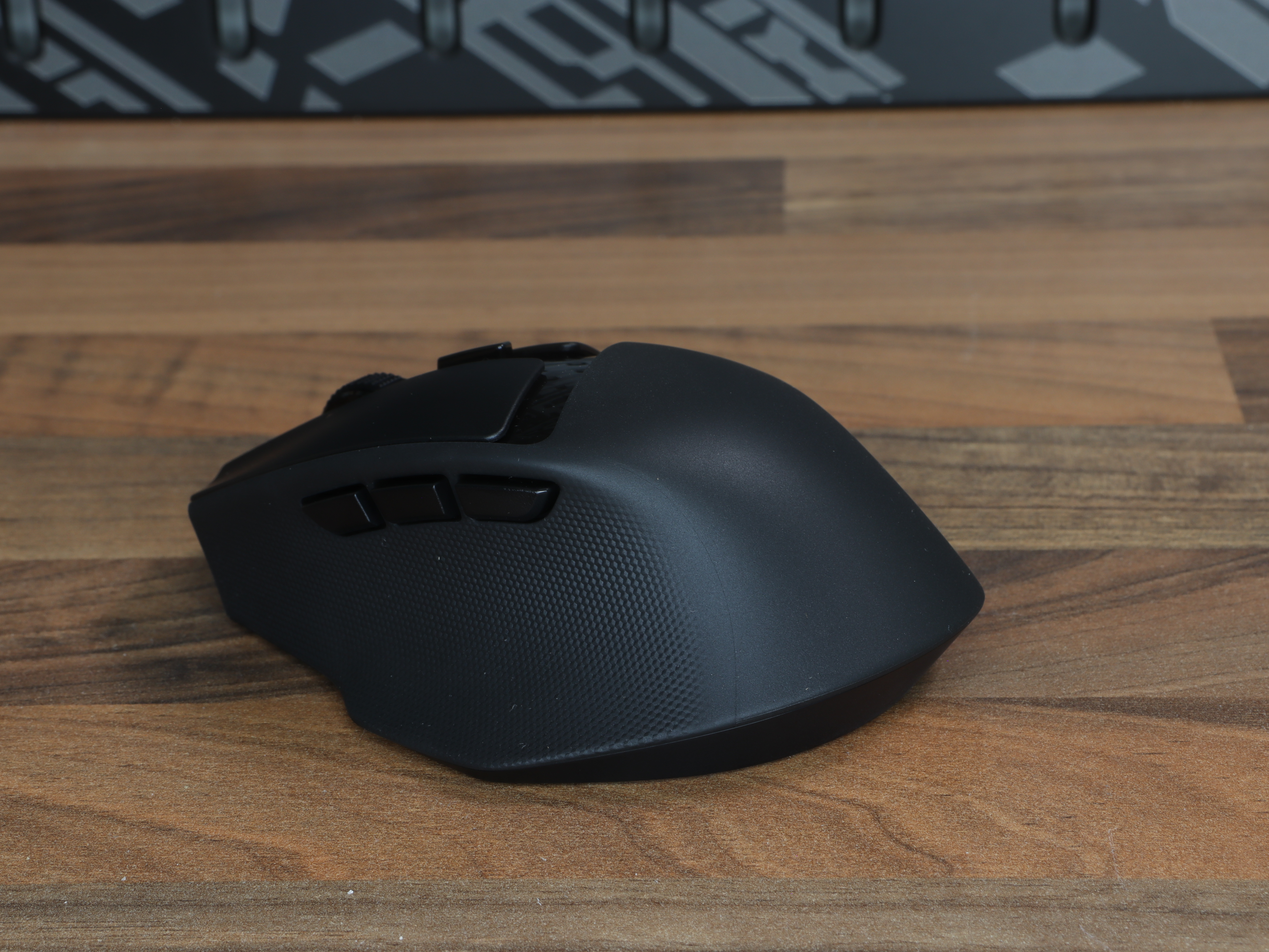 Gaming gamer Razer Basilisk Mobile mouse AI Prompt Master Focus X ERGONOMIC PORTABLE compact.JPG